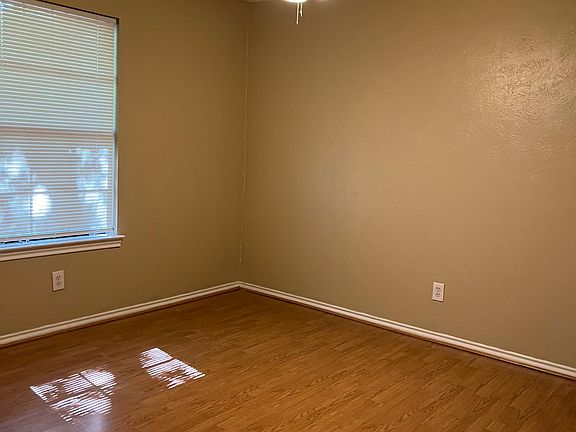 5th image of 1408 15th Pl APT 1