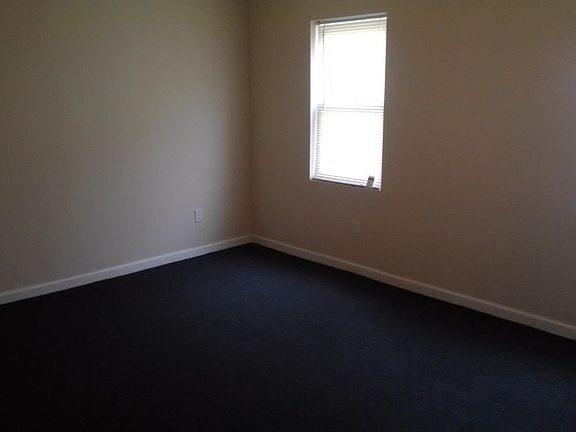 3rd image of 407 Market St