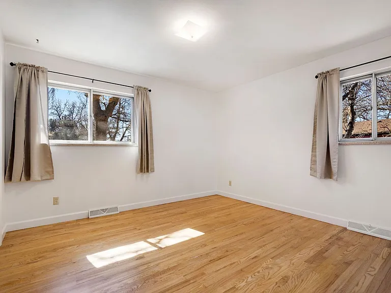 404 Cornell Ave — Photo 14