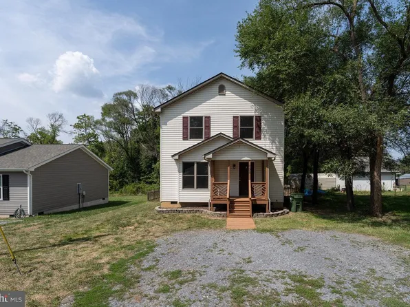 695 Coverstone Ln, Shenandoah, VA 22849