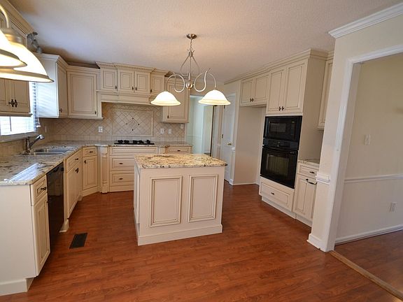 4th image of 120 Brimwood Ct