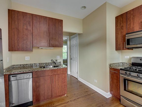 3rd image of 5149 N Paulina St APT 2