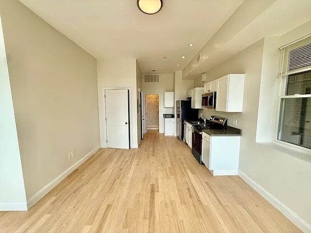 Studio, 9999 sqft, $2,800 — Photo 1