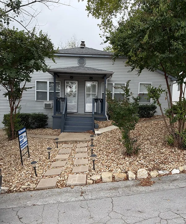 406 W College St #2