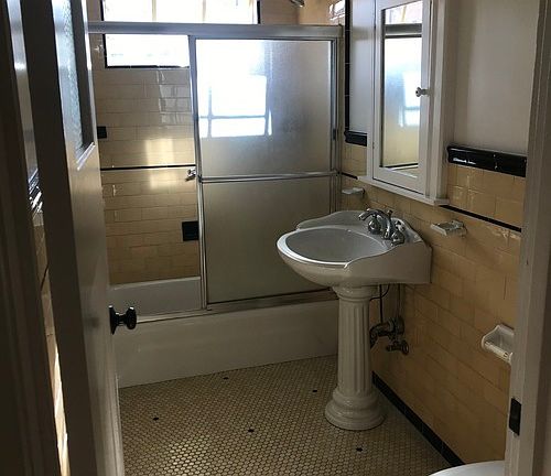 5th image of 132 N North Maywood Ave #51