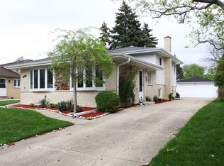2033 Locust St, Des Plaines, IL 60018