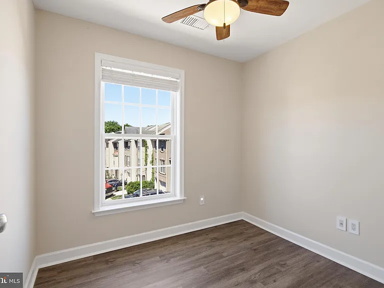 5504 Sacramento Mews Pl — Photo 19