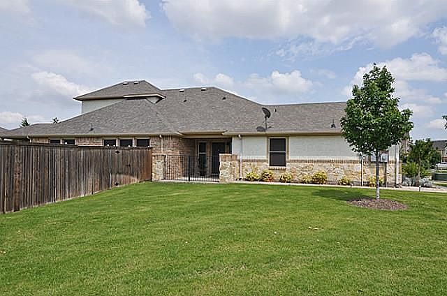 1st image of 5865 Pinebrook Dr