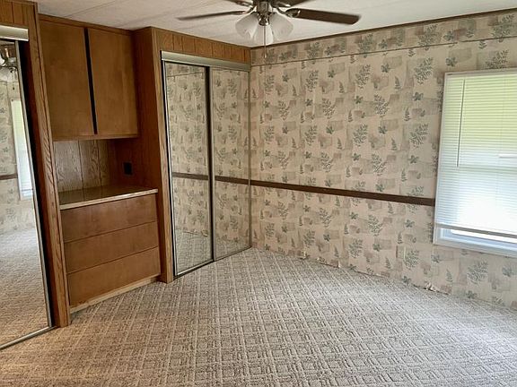 4th image of 100 Townley Dr
