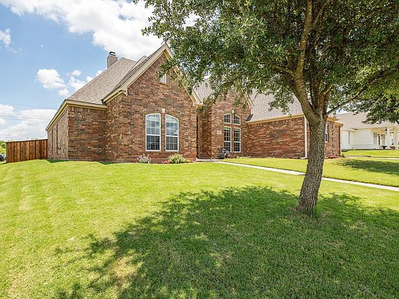 5th image of 1004 Vineyard Ln