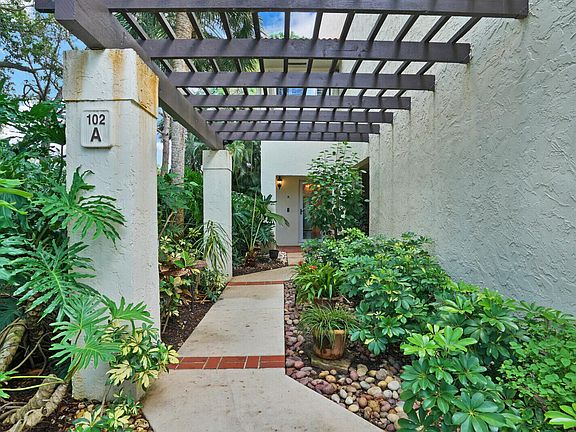 3rd image of 102 Sea Oats Dr APT A
