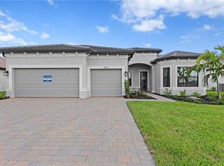 1933 Don Benito Way, Naples, FL 34120