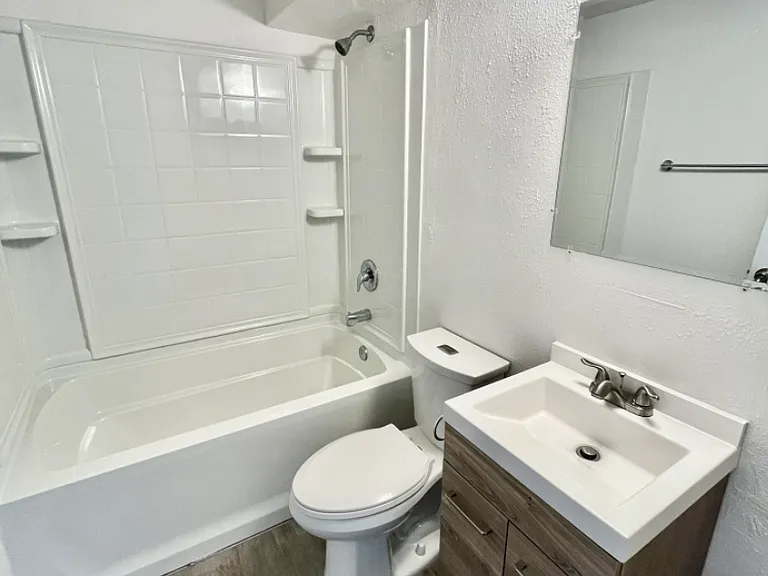 310 E 17th Ave #4 — Photo 10