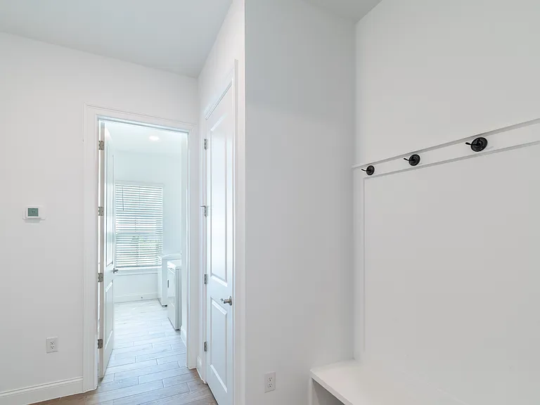 3412 Armen Dr — Photo 11