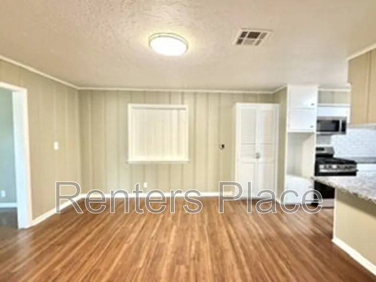 5501 S Newport Ave — Photo 6