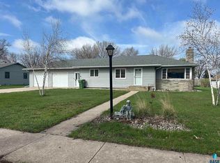 533 S Juniper St, Freeman, SD 57029