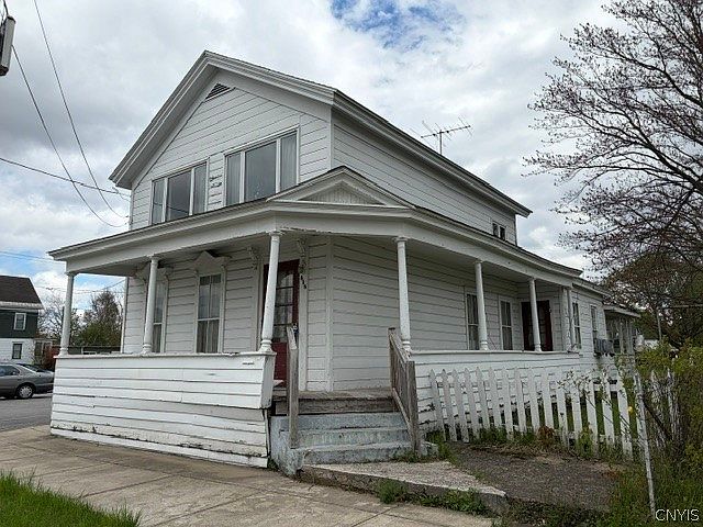 1st image of 418 Roberts St