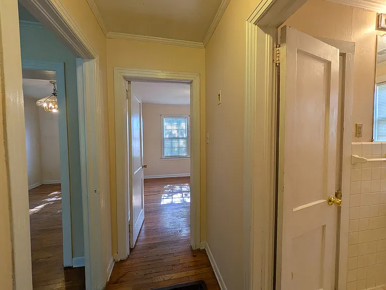 416 N 19th Ave — Photo 2