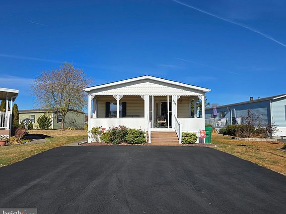 2nd image of 828 Samantha Cir #338
