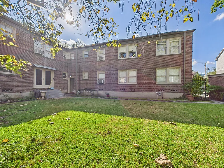 1920 Richmond Ave #4 — Photo 21