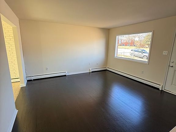 2nd image of 14235 Caroline St