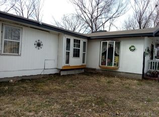 103 Oak St, Wyandotte, OK 74370