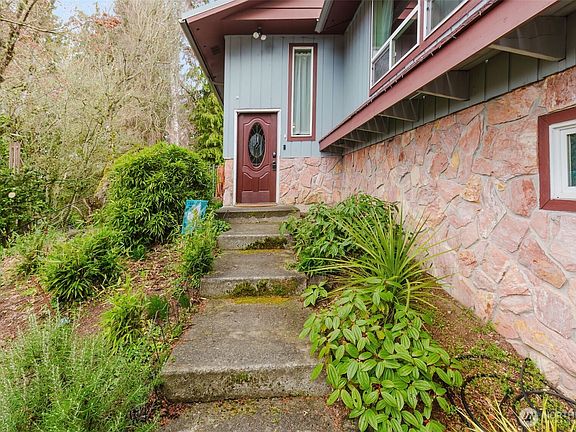 3rd image of 1820 Rustic Lane