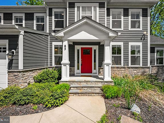 4th image of 85 Hopewell Dr