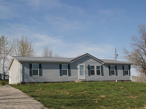 3rd image of 130 E Oak Dr