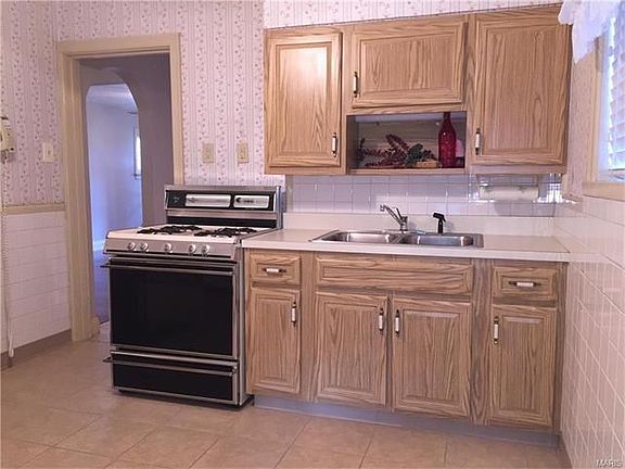 3rd image of 3443 Macklind Ave