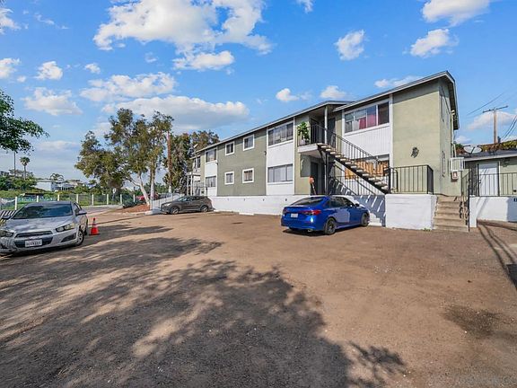 3rd image of 3805 Winona Ave