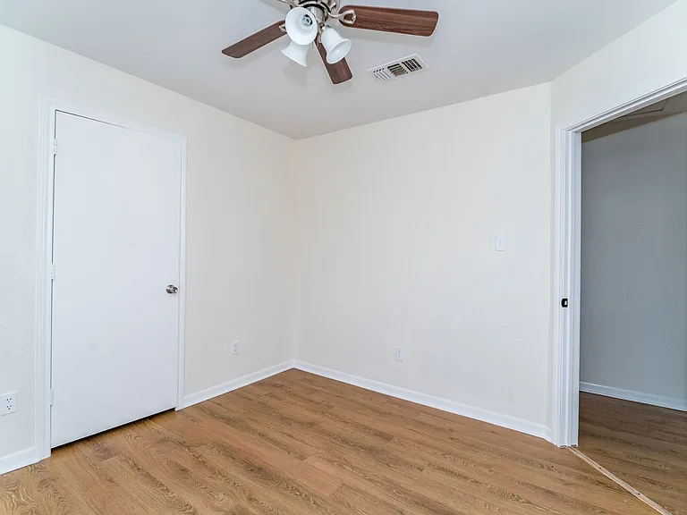610 Virginia Blvd #2 — Photo 7