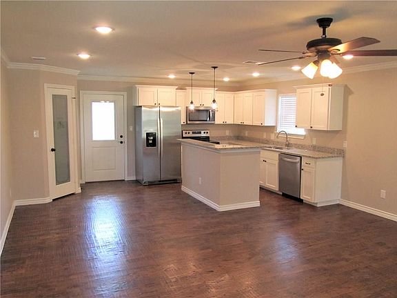 5th image of 213 Neathery St