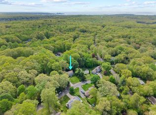 5 Willow Ln, East Lyme, CT 06333