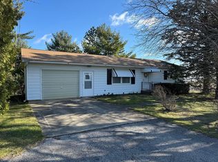 18025 Elizabeth Rd, Mount Carroll, IL 61053