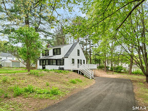 3rd image of 1335 Wolf Hill Rd