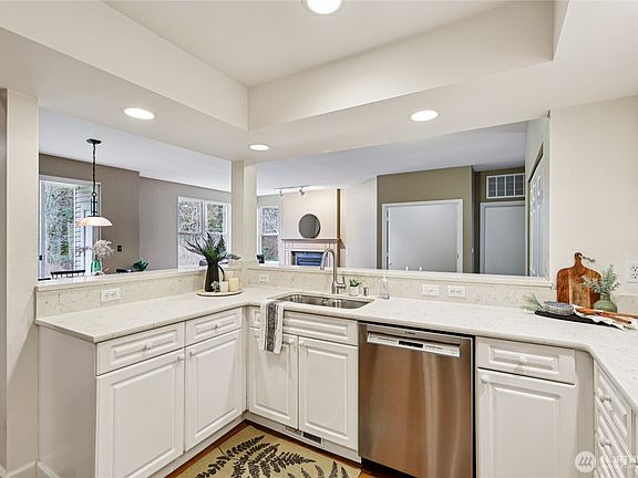 5th image of 2715 Cody Circle #102