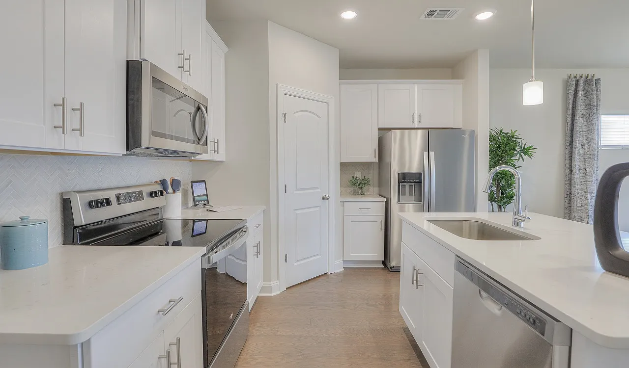 3 bed, 2.5 bath, 1546 sqft, $2,350 — Photo 4
