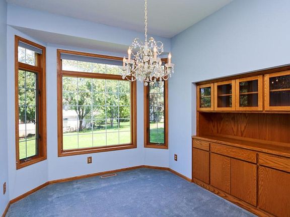 5th image of 2299 Boxwood Ave E
