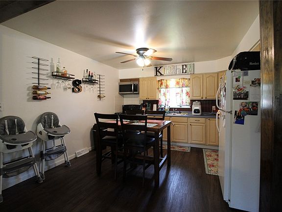 5th image of 1409 Broadway Ave