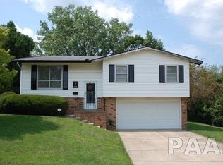 6306 N Hamilton Rd, Peoria, IL 61614