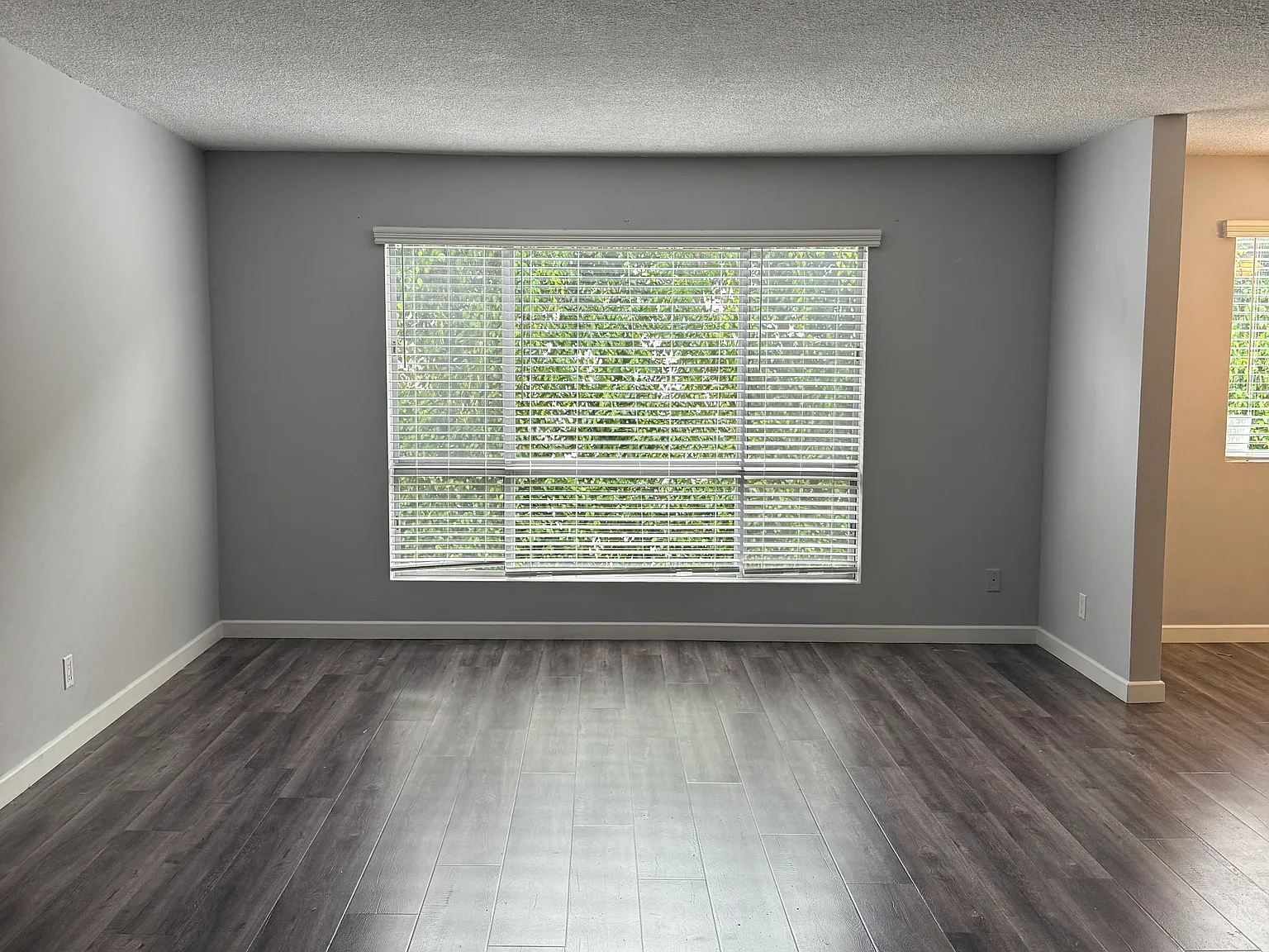 504 Avenue G — Photo 2