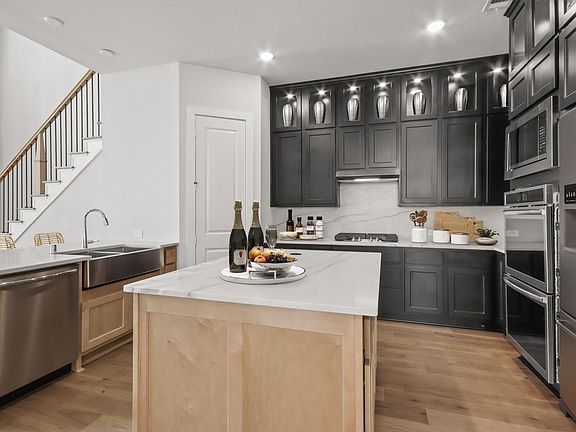 3rd image of 321 Fields Ln