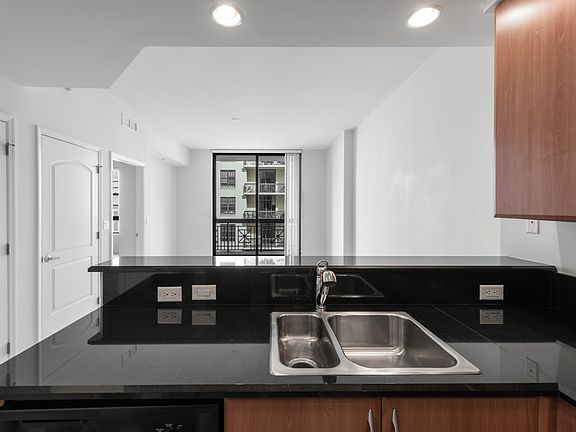 5th image of 801 S Olive Avenue #1222