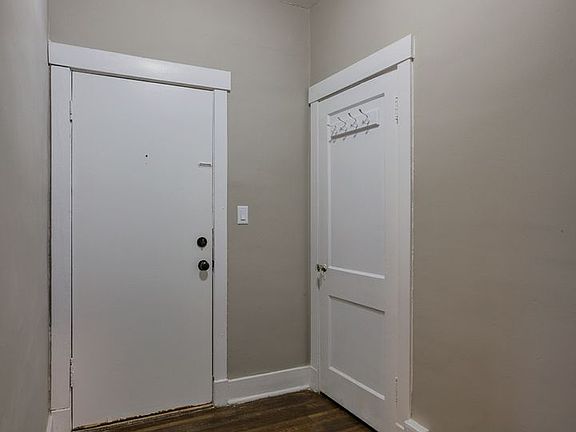 2nd image of 606 S 32nd Ave APT 20