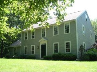 31 Sawyer Rd, Hampstead, NH 03841