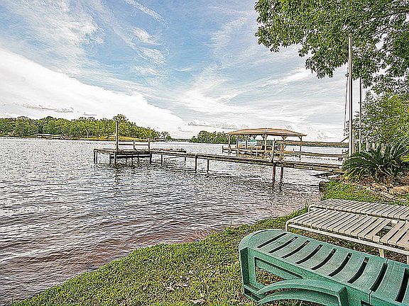 2nd image of 1107 Lakeshore Dr