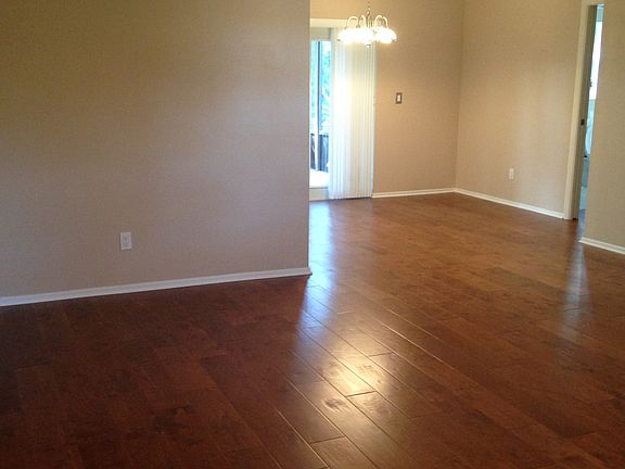 4th image of 604 Limetree Dr