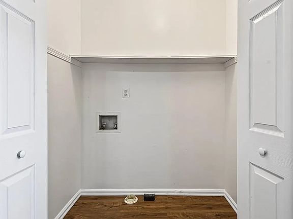 5th image of 5148 Spring St #B3