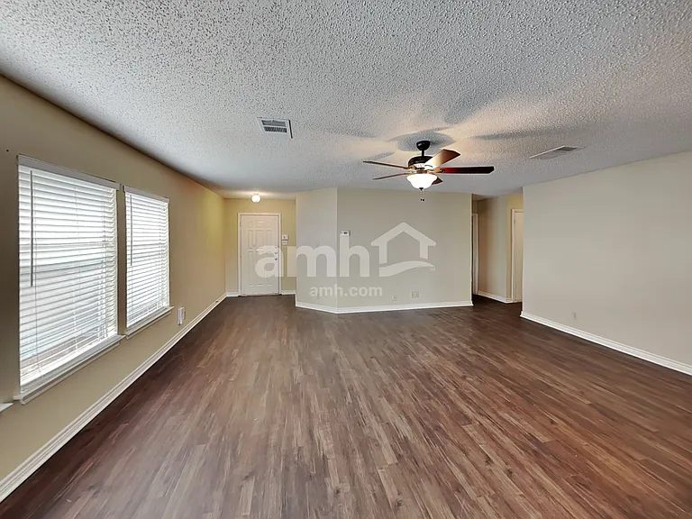 8066 Chestnut Cape Dr — Photo 9